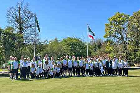 Picture of members on green on opening day