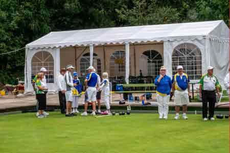 Bowlers on green